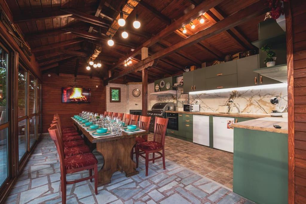 Duvaro Guesthouse Raduil Buitenkant foto