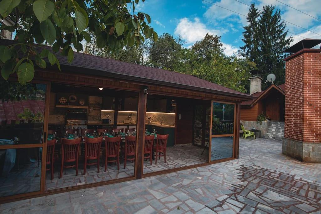 Duvaro Guesthouse Raduil Buitenkant foto